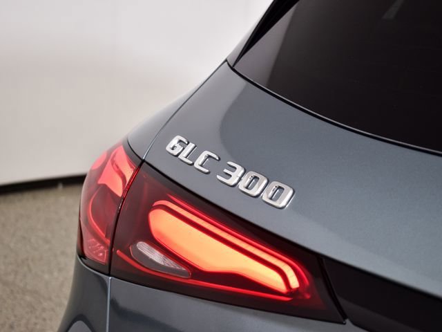 New 2026 Verde Silver Metallic Mercedes-Benz GLC 300 image 54