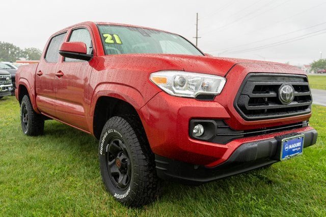 Used 2021 Red Toyota SR image 4