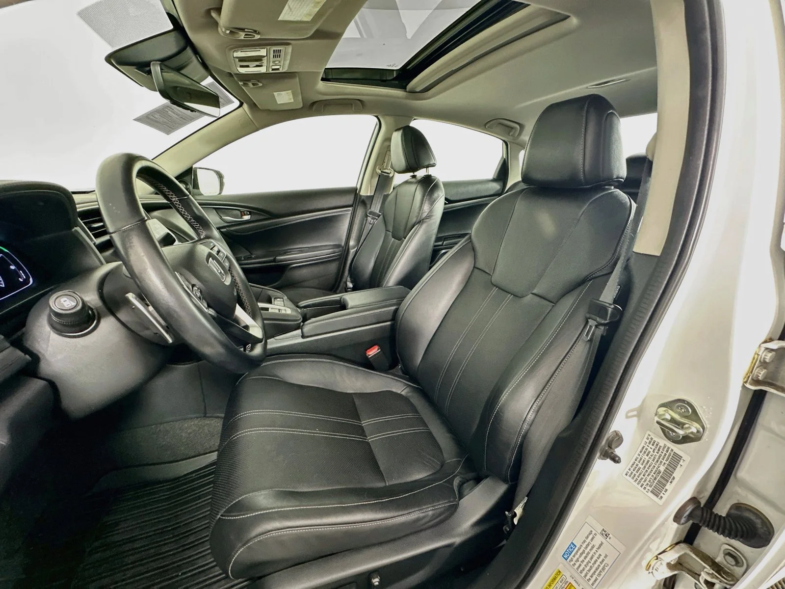 Used 2019 White Orchid Pearl Honda Touring image 21
