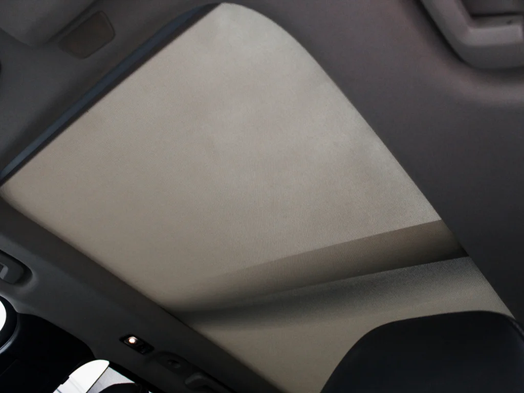 Used 2019 Crystal White Pearl Metallic Volvo Inscription image 22