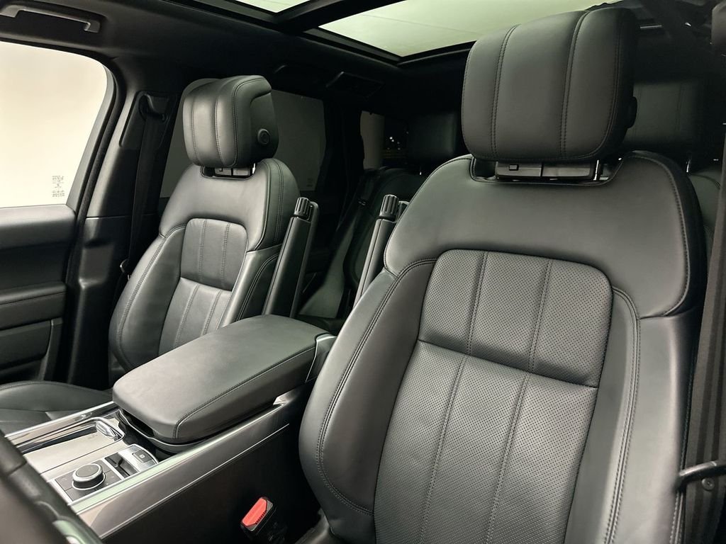 Used 2022 Santorini Black Metallic Land Rover HSE Silver Edition image 22