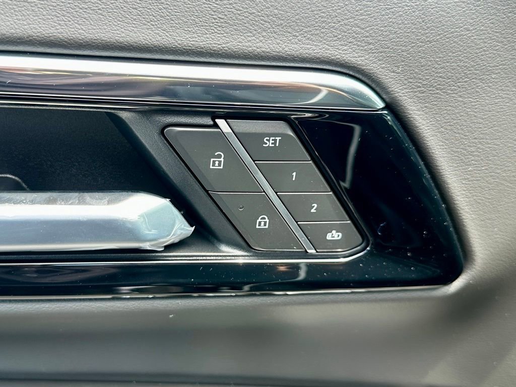 2026 Chevrolet Suburban High Country - Photo 12