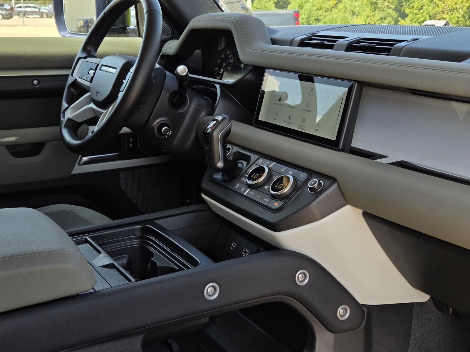 Used 2020 Pangea Green Metallic Land Rover SE image 44