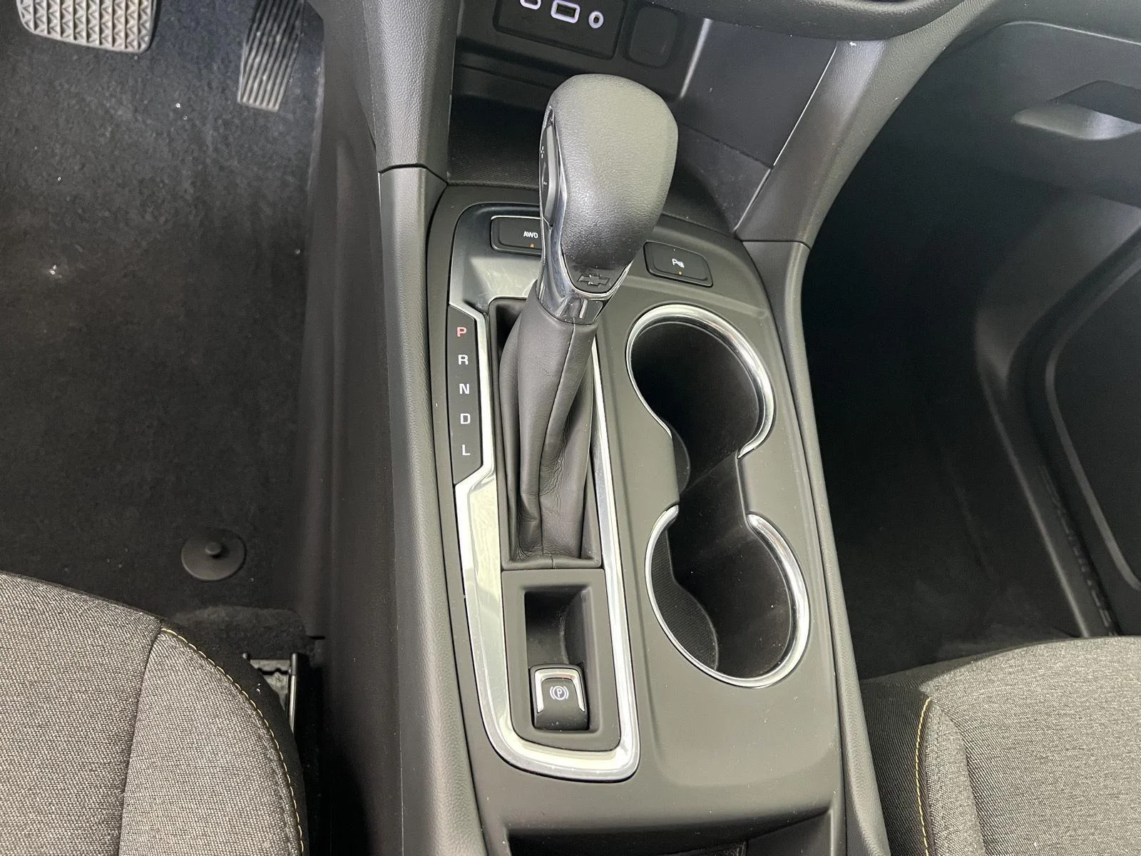 Used 2024 Lakeshore Blue Chevrolet LT image 17
