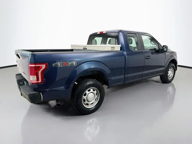 Used 2015 Blue Ford XL image 7