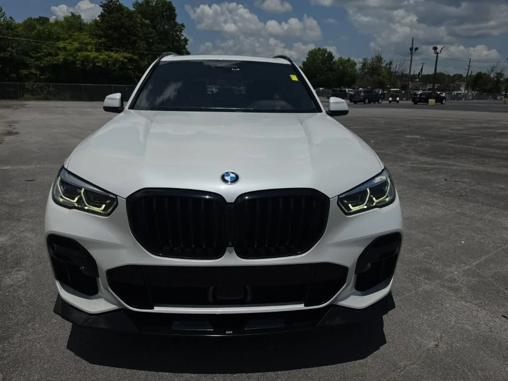 Used 2022 White BMW M50i image 2