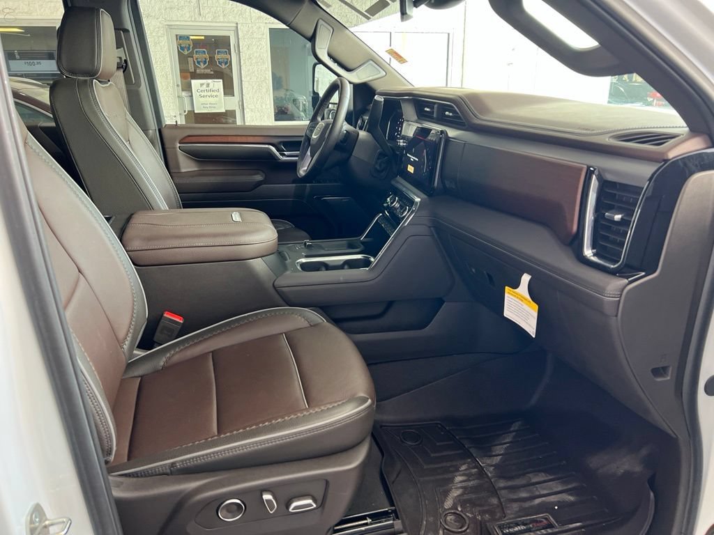 Used 2024 Summit White GMC Denali image 4