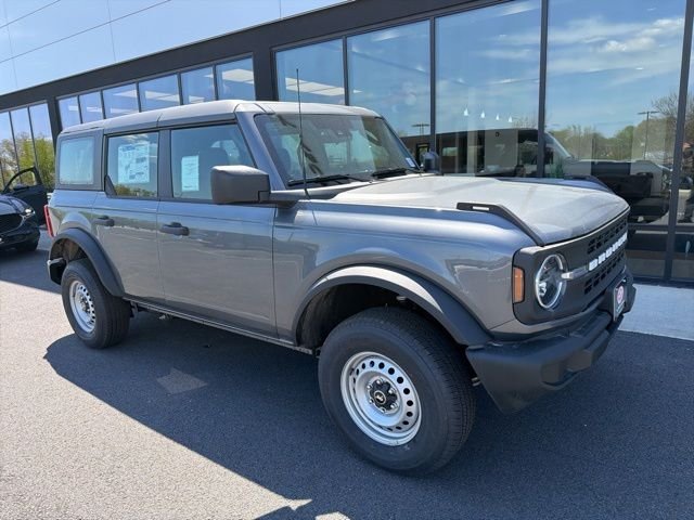 2026 Ford Bronco Base 4x4's photo