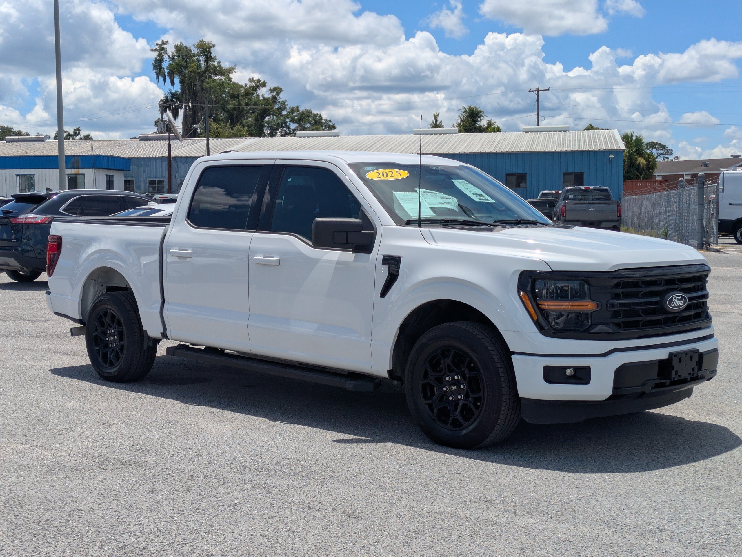 Used 2025  Ford XLT image 2
