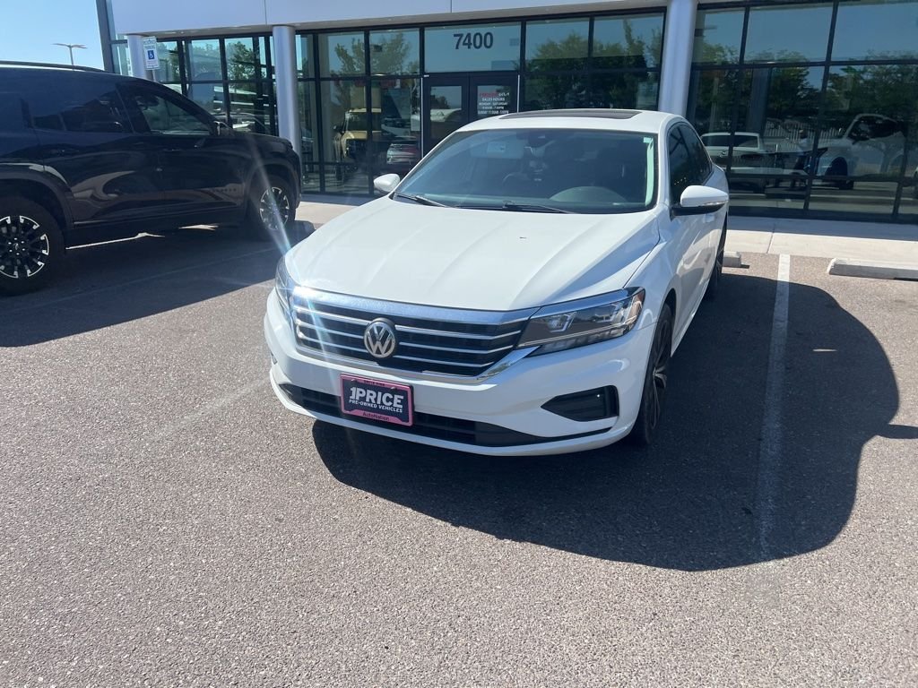 Used 2021  Volkswagen 2.0T SE image 3