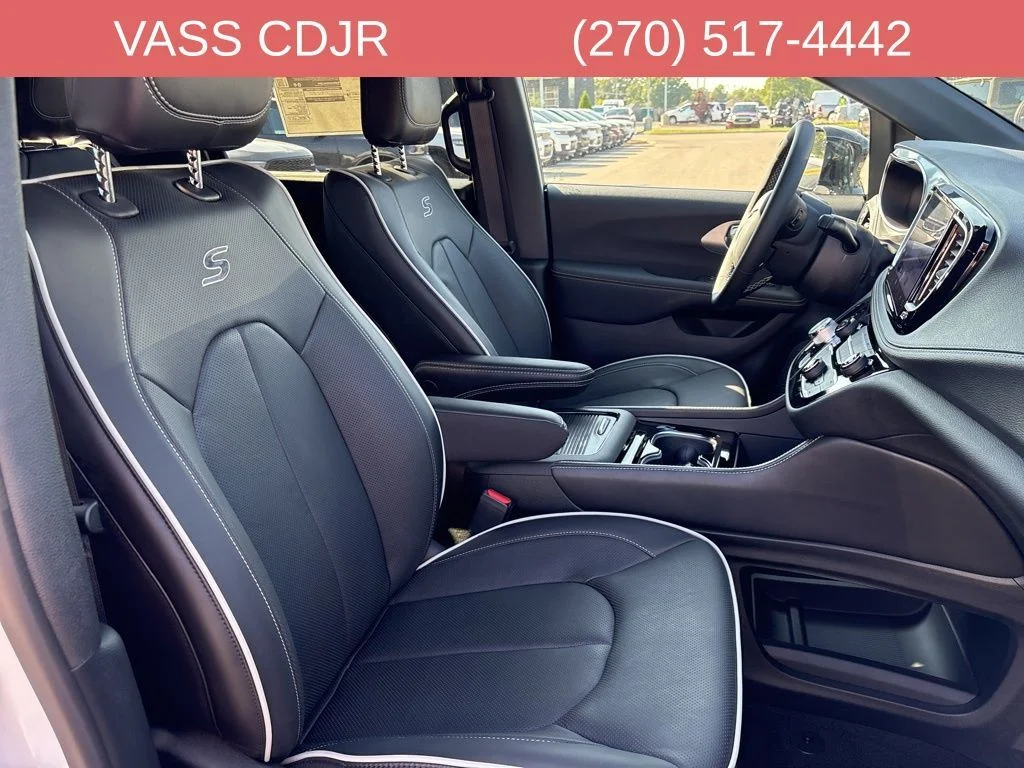 2026 Chrysler Pacifica Limited - Photo 37