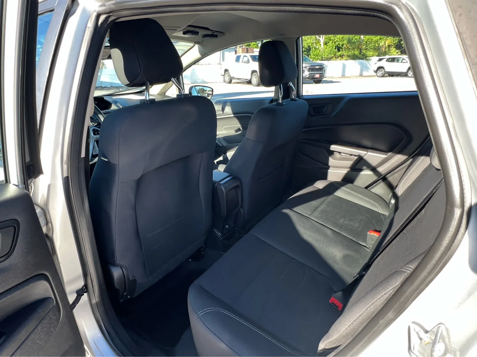 Used 2018 Silver Ford SE image 6
