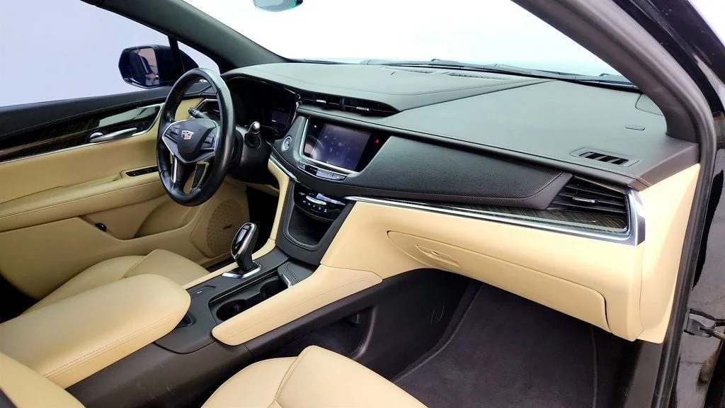 Used 2019 Stellar Black Metallic Cadillac FWD 4dr image 24