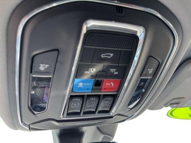 Used 2022 Diamond Black Crystal Pearlcoat Jeep Limited image 17