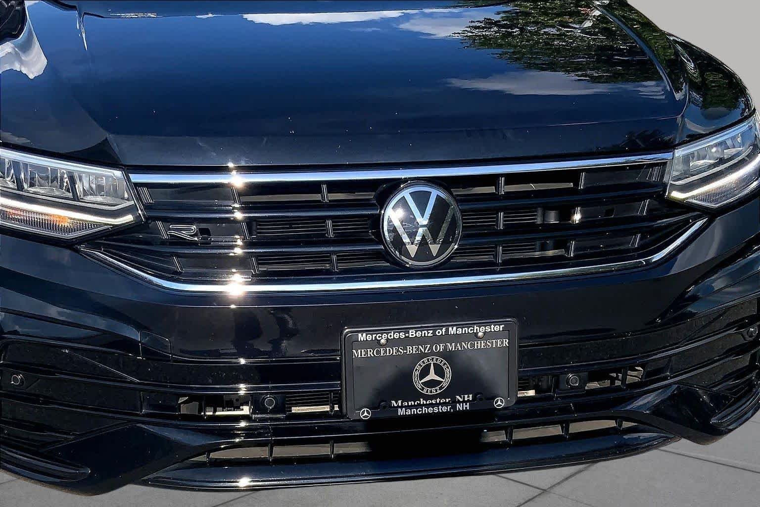 Used 2024 Deep Black Pearl Volkswagen SE R-Line Black image 31