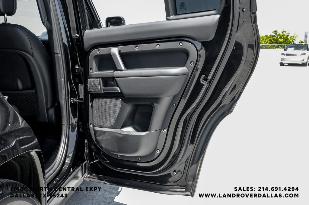 Used 2024 Black Land Rover V8 image 47