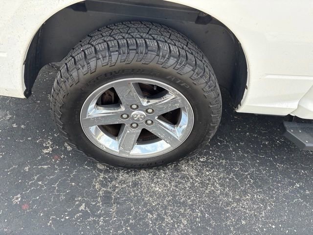 Used 2010 Bright White Clearcoat/Mineral Gray Metallic CC Ram SLT image 8