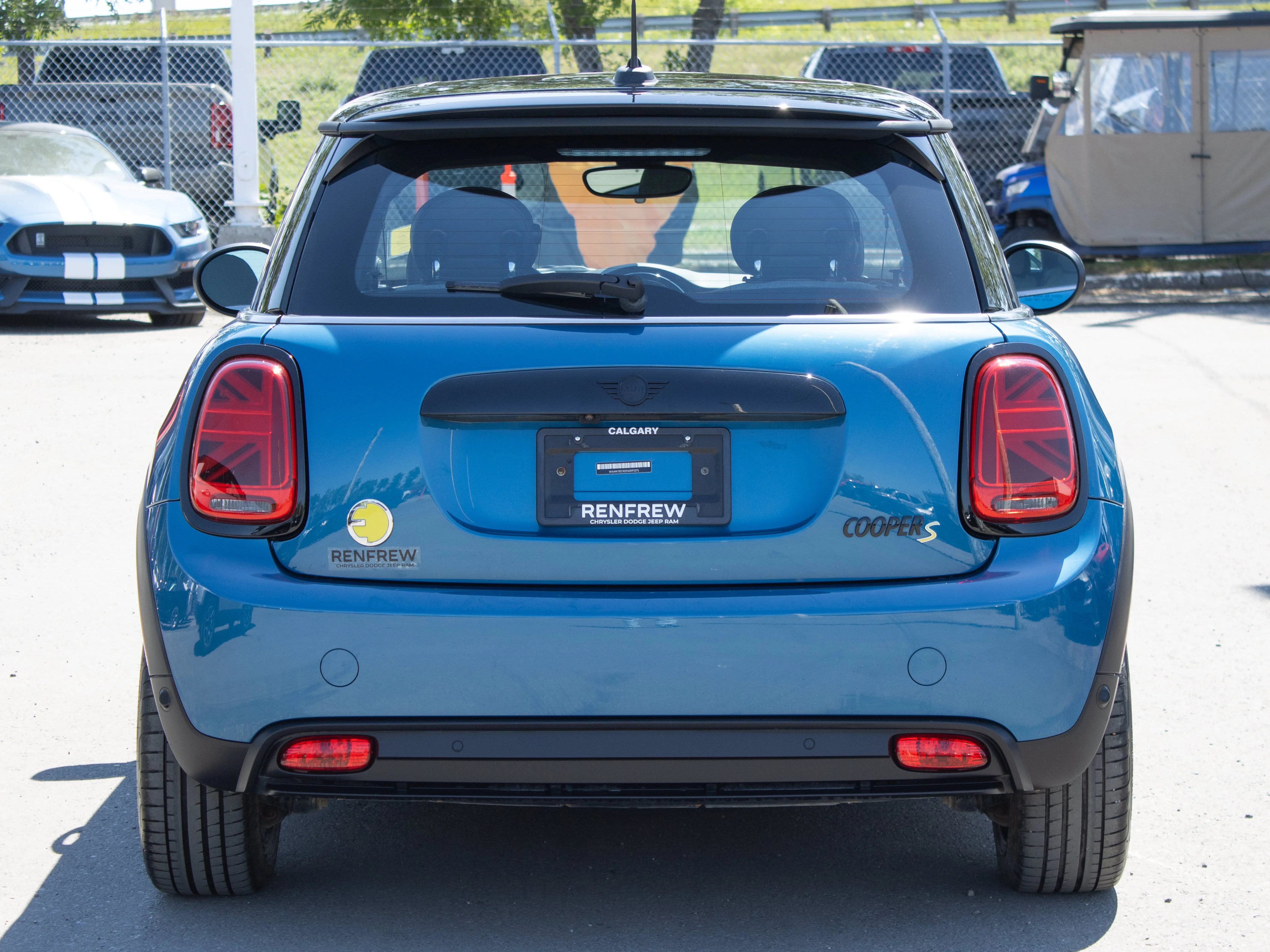 Used 2022 Blue MINI Cooper SE* | All-Electric | Heated Seats | Heated Steering Wheel | Navigation | Back-Up Camera | image 13