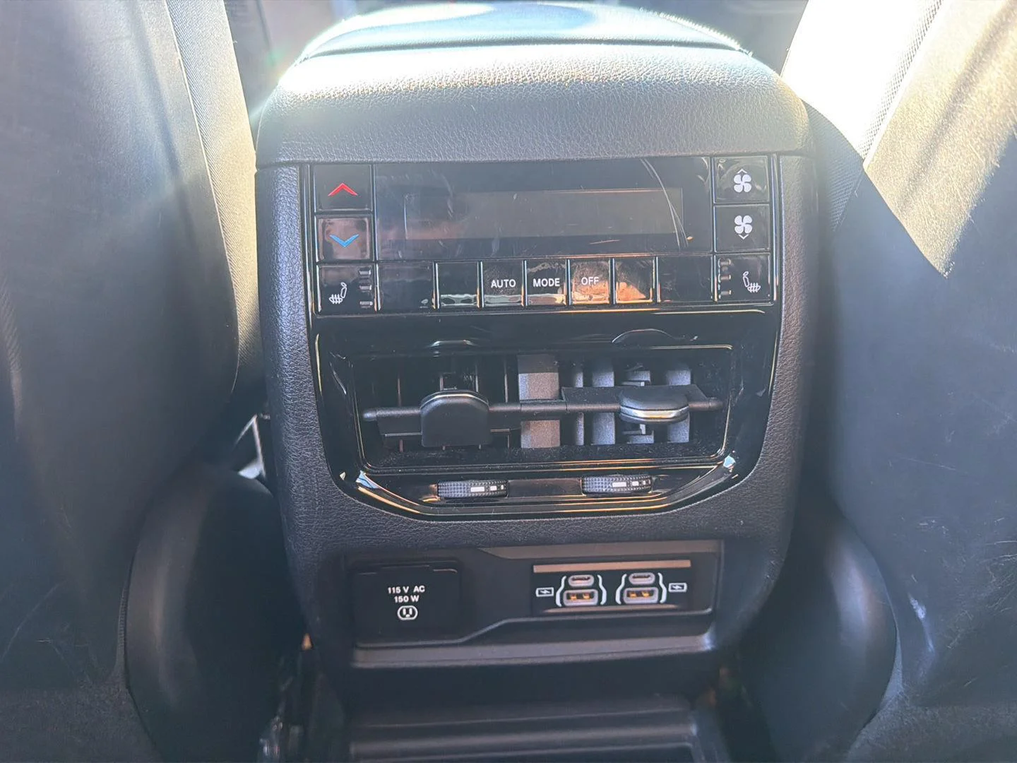 Used 2021 Diamond Black Crystal Pearlcoat Jeep Limited image 8