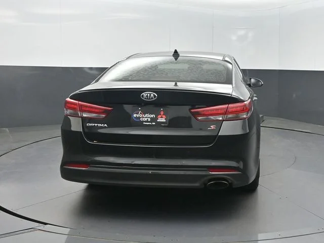 Used 2018 Black Kia S image 29