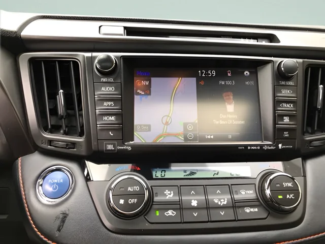 Used 2018 White Toyota SE image 20