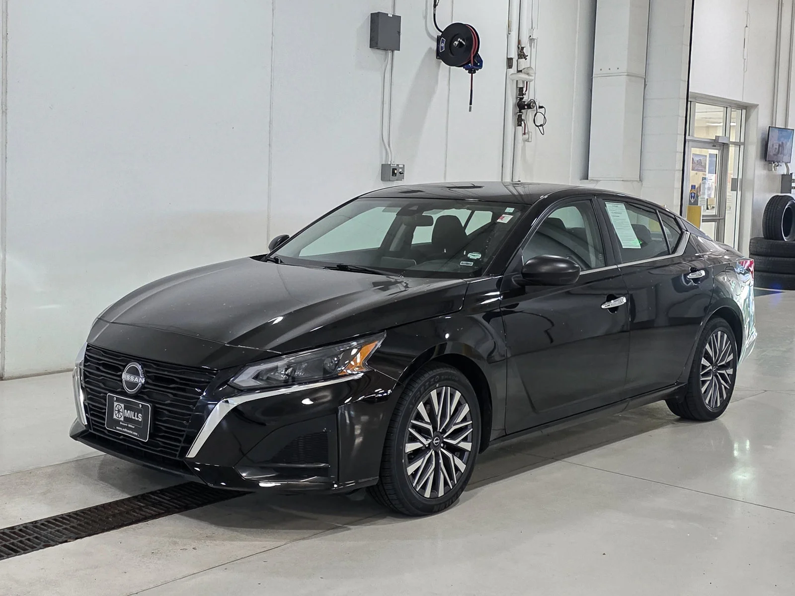Used 2025 Nissan Altima SV with VIN 1N4BL4DV3SN350392 for sale in Brainerd, MN