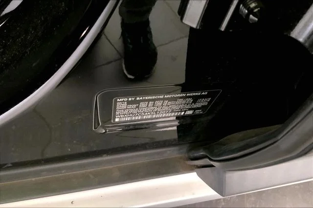 Used 2019 Jet Black BMW sDrive28i image 13