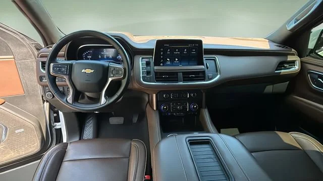 Used 2024 Iridescent Pearl Tricoat Chevrolet High Country image 16