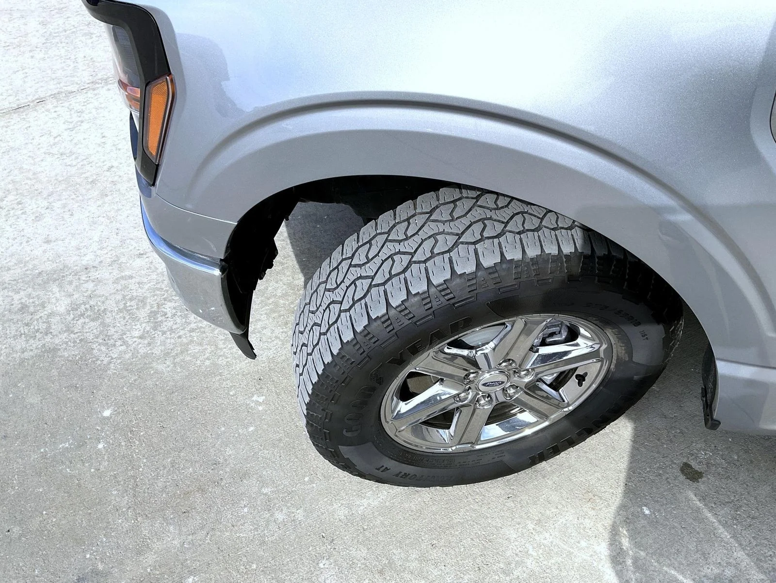 Used 2025 Silver Ford XLT image 23