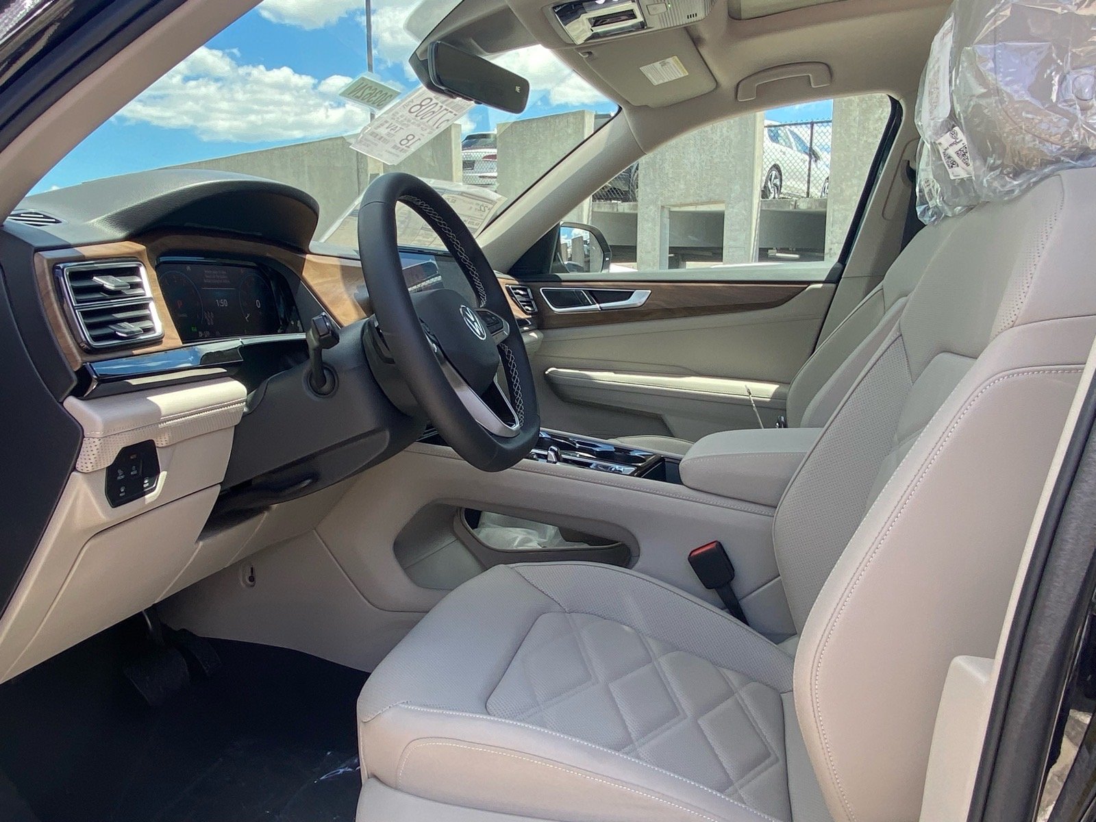 New 2026 Black Volkswagen 2.0T SE w/Technology image 8