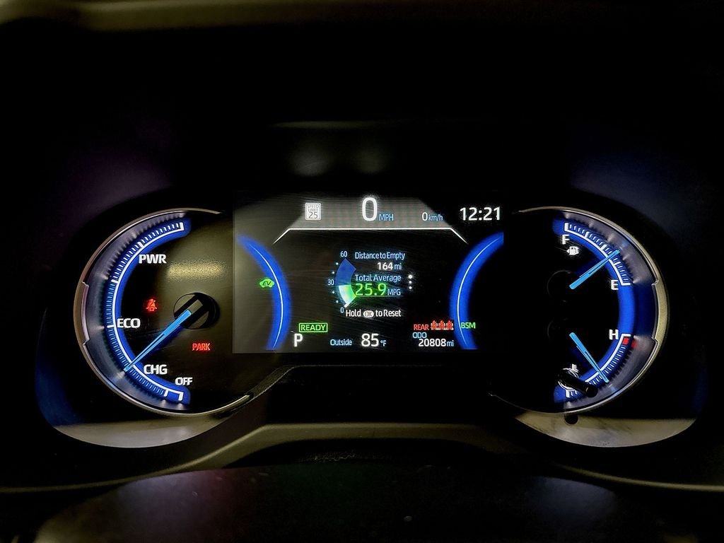Used 2025  Toyota XLE image 10