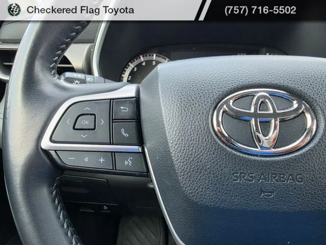 Used 2023 Wind Chill Pearl Toyota XLE image 14