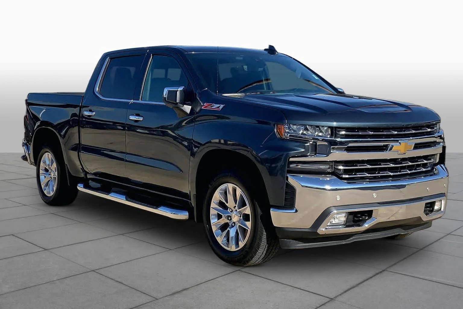 Used 2019 Shadow Gray Metallic Chevrolet LTZ image 2