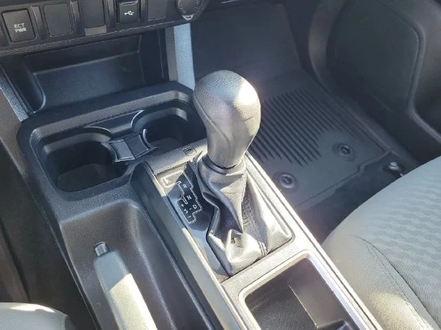 Used 2022 White Toyota SR image 33