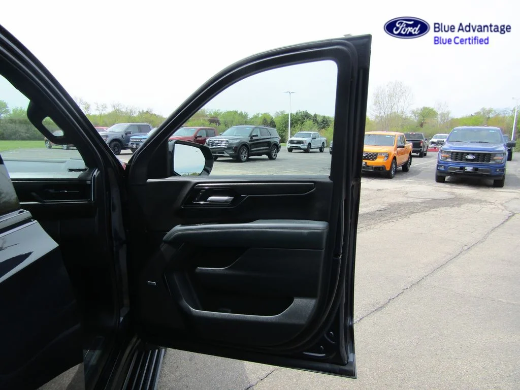 Certified Used 2025 Titanium Rush Metallic GMC AT4 image 41