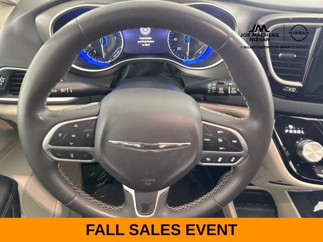 Used 2023 White Chrysler Touring L image 31