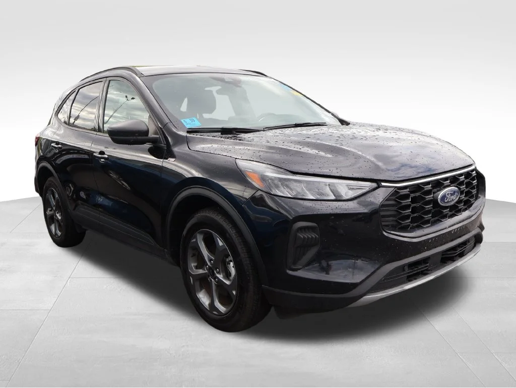 Used 2025 Black Metallic Ford ST-Line image 13