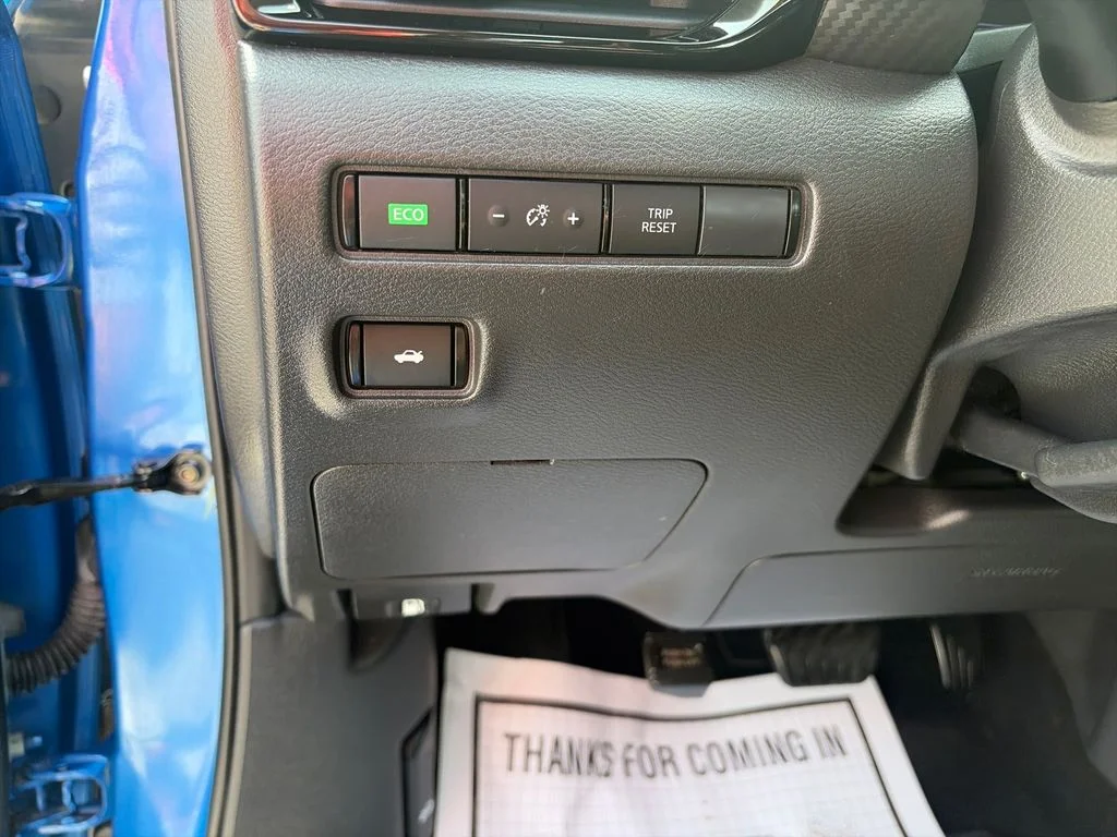 Used 2022 Blue Nissan SR image 32