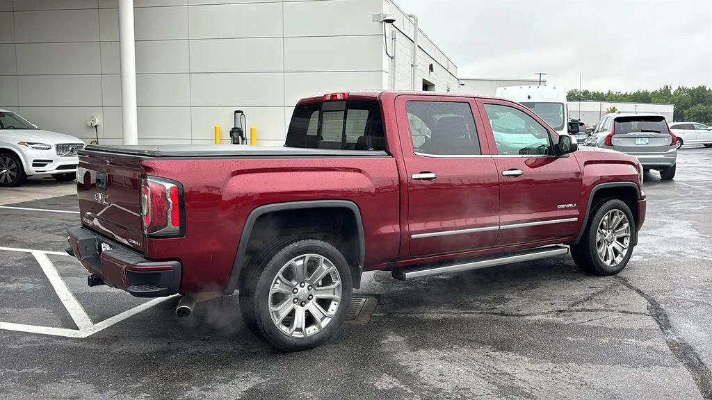 Used 2017 Red GMC Denali image 29