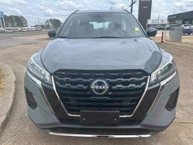 Used 2024 Boulder Gray Metallic Nissan SR image 2