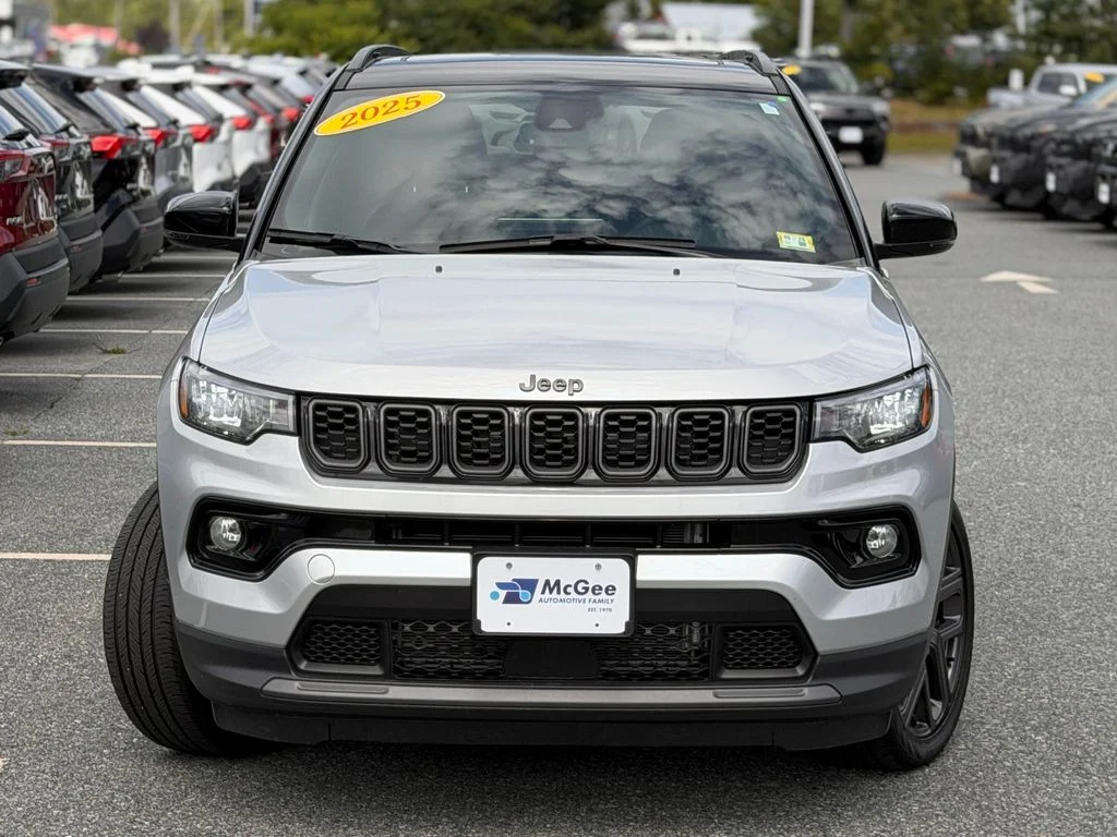 Used 2025 Silver Jeep Limited image 2