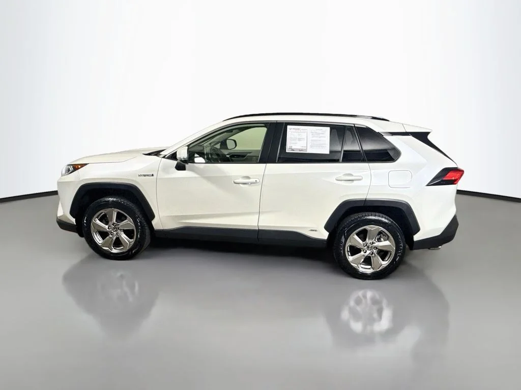 Certified Used 2021 Blizzard Pearl Toyota Hybrid XLE Premium image 4