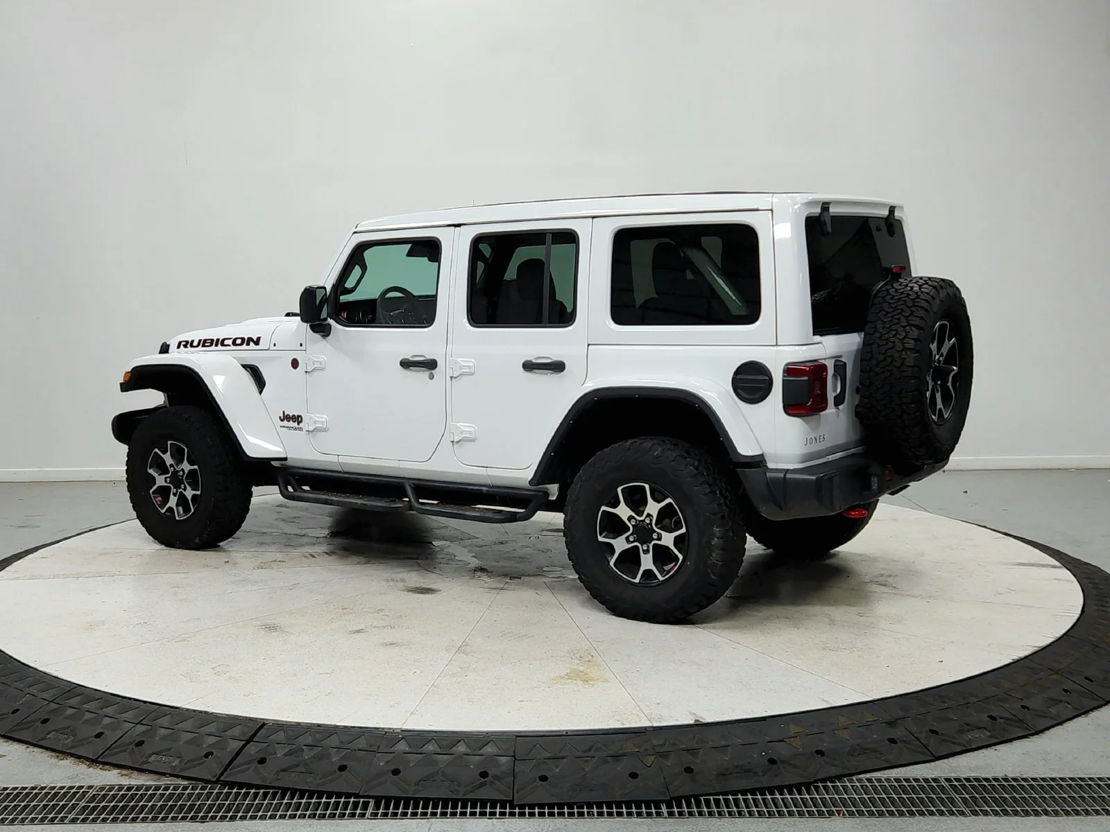 Used 2022 White Jeep Unlimited Rubicon image 6