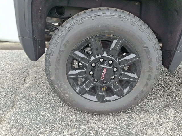 New 2026 Summit White GMC AT4 image 8