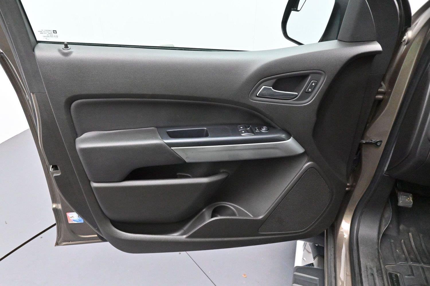 Used 2015 Brownstone Metallic Chevrolet 4WD LT image 14