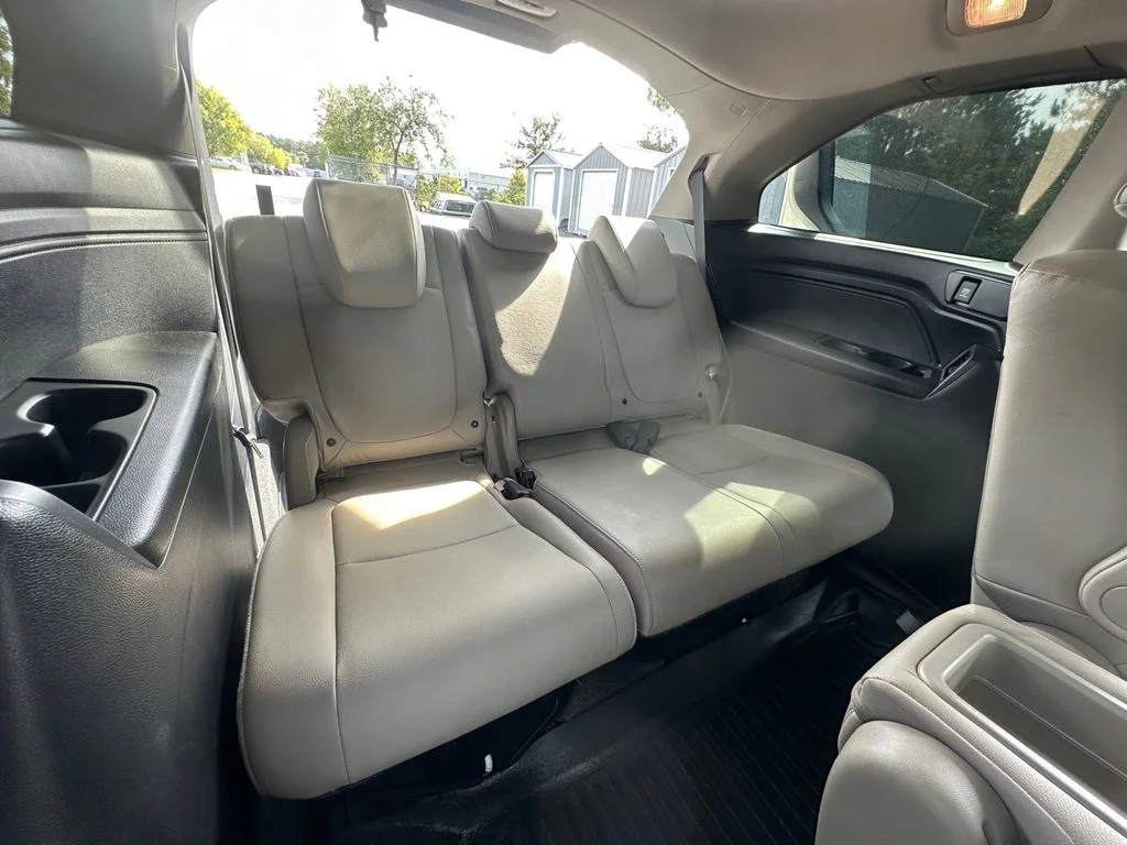 Used 2019 White Honda EX-L image 29
