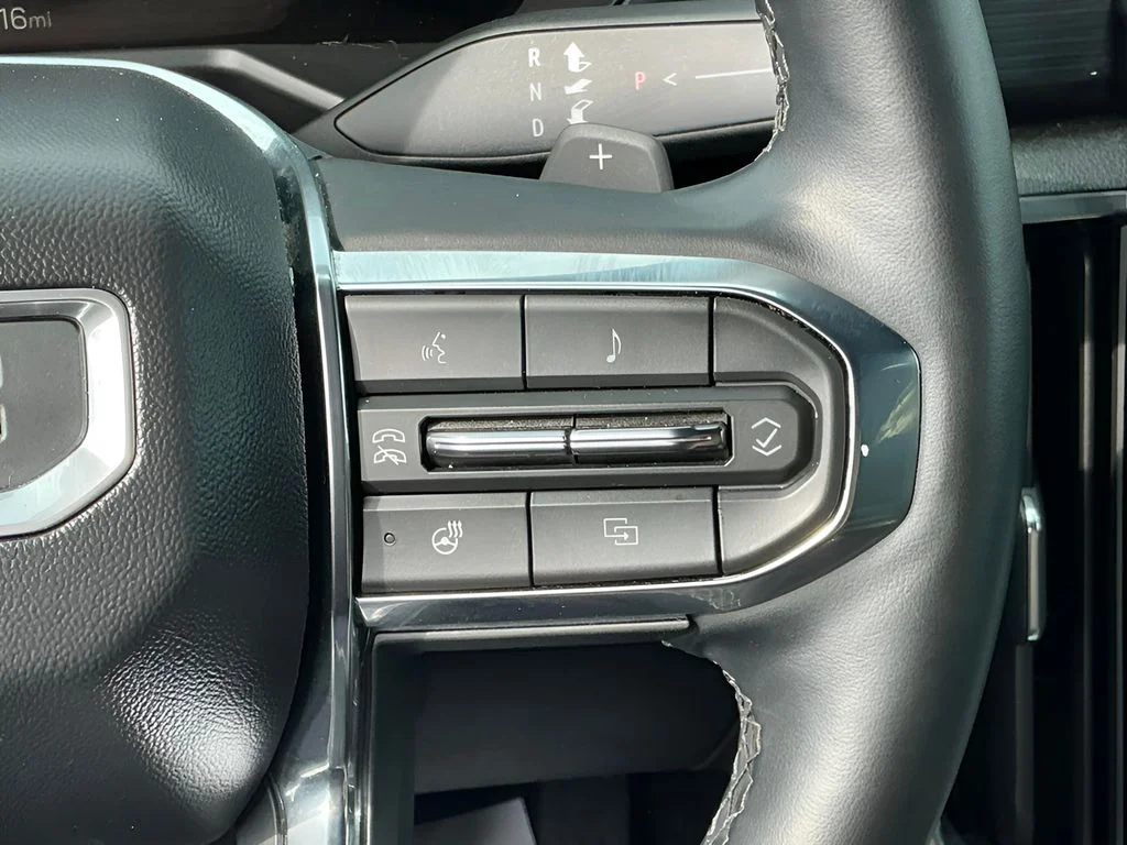Used 2025 Brown GMC Elevation image 26