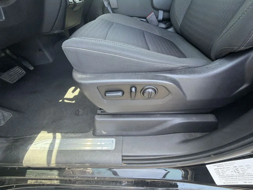 Used 2021 Black GMC SLE image 18