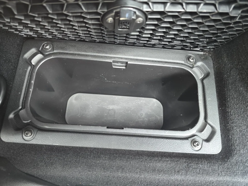 Used 2018 Grey Ram Tradesman image 28
