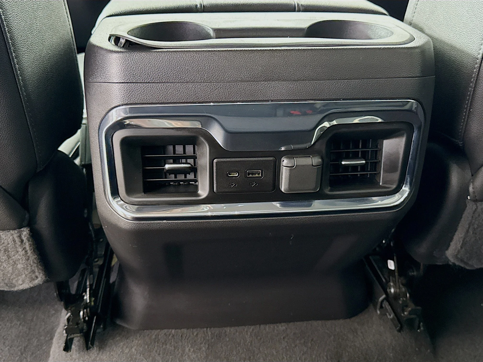 Used 2022 Iridescent Pearl Tricoat Chevrolet LTZ image 28